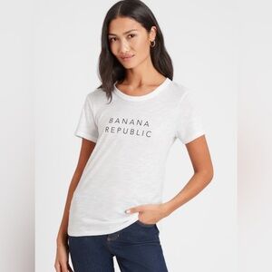 🧡 3 For $12 Bundle Sale 🧡 Banana Republic Scoop Neck T-shirt